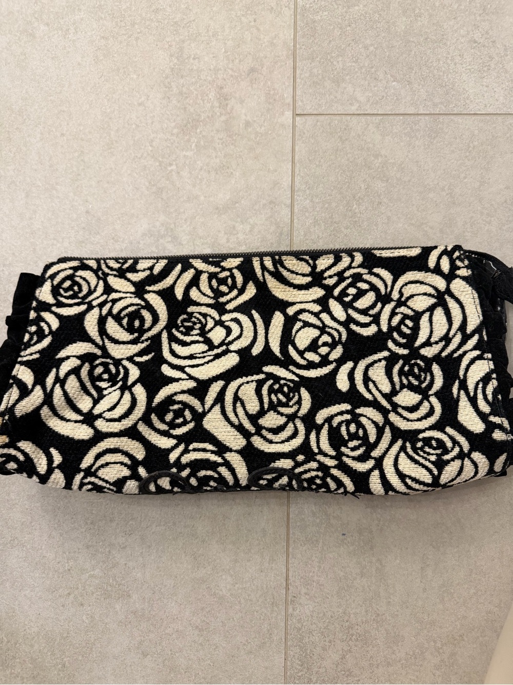 Jessica Simpson Black and Cream Rose-Pattern Wristlet Clutch